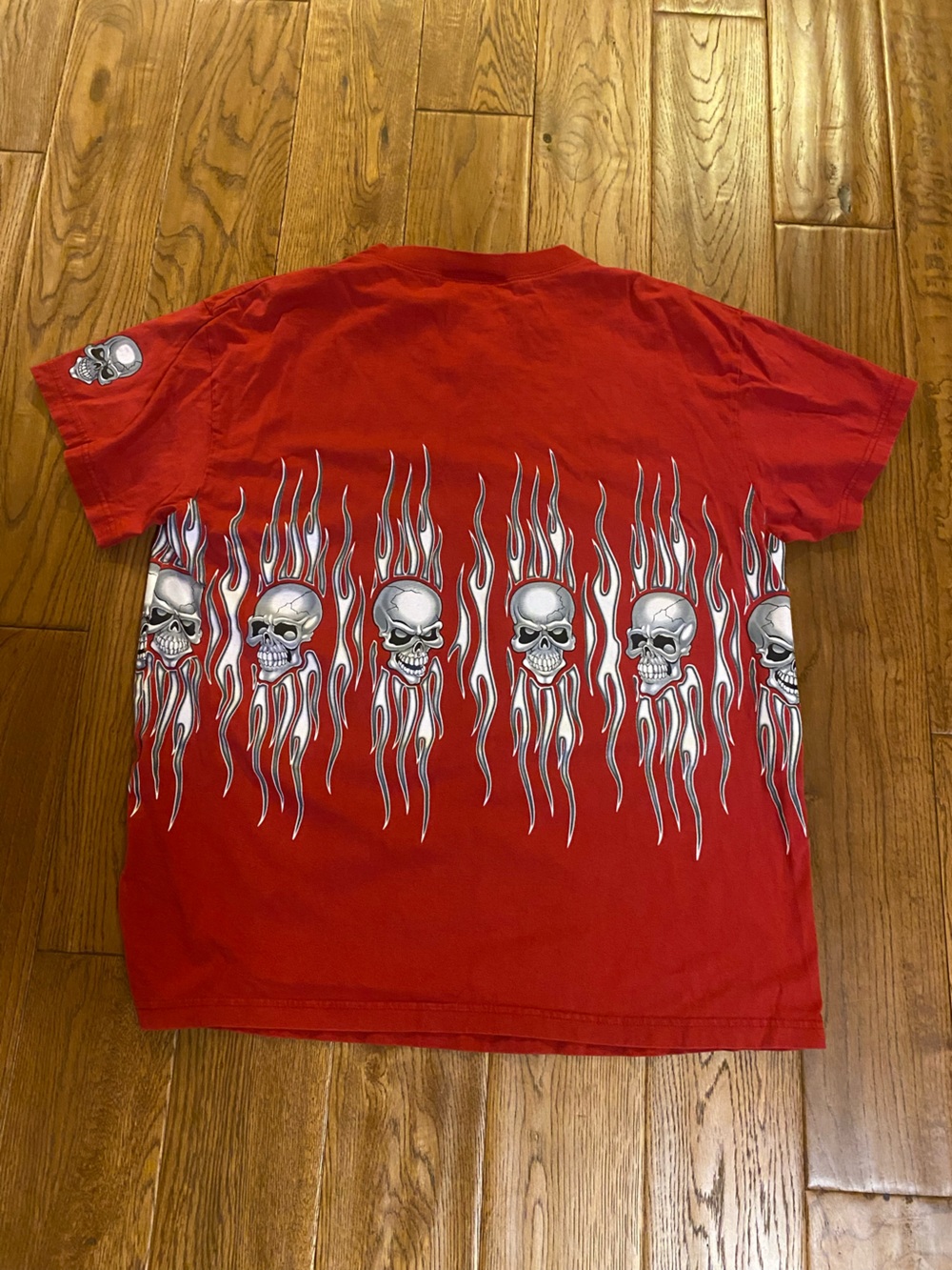 1990s flaming skull graphic tee shirt